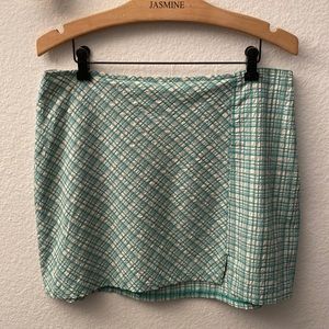 Urban Outfitters Green/Cream colored checkered skirt with little slit.